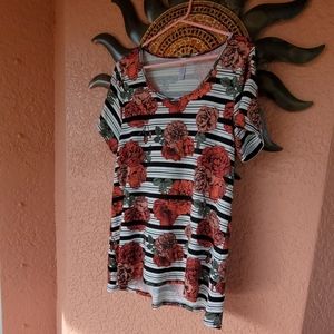 Lularoe classic tee
